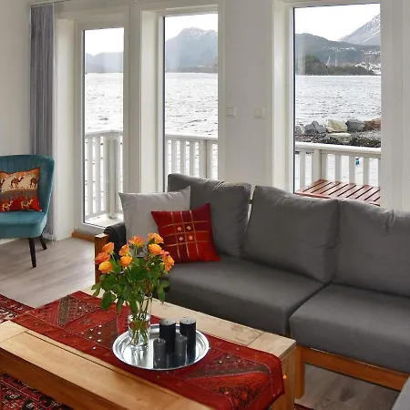 Tatil Evi 10 Person In Brattvåg