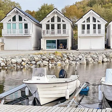 Iii * Brattvåg