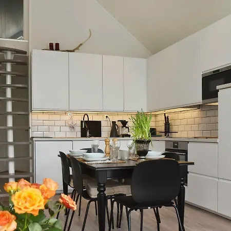 10 Person In * Brattvåg