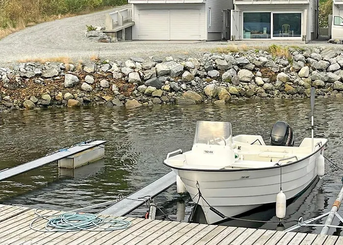 Ferienhaus 10 Person In Brattvåg